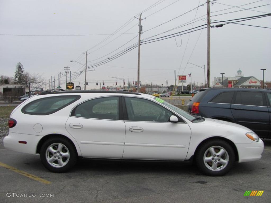 Vibrant White 2003 Ford Taurus SE Wagon Exterior Photo #48311701
