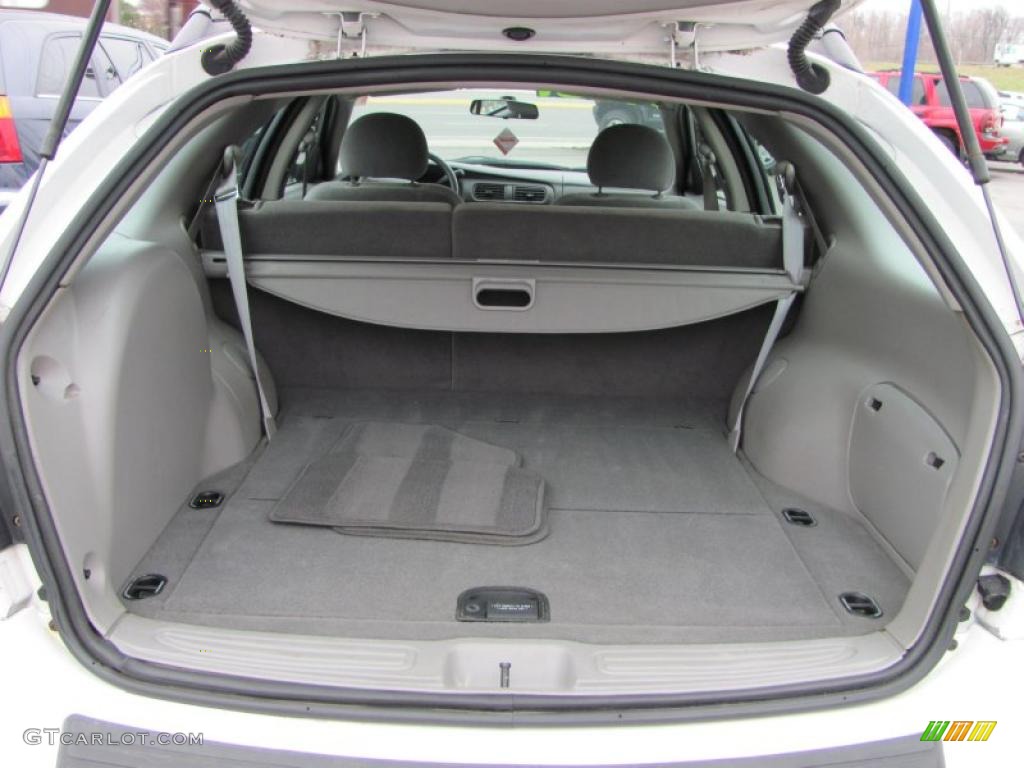 2003 Ford Taurus SE Wagon Trunk Photo #48311848