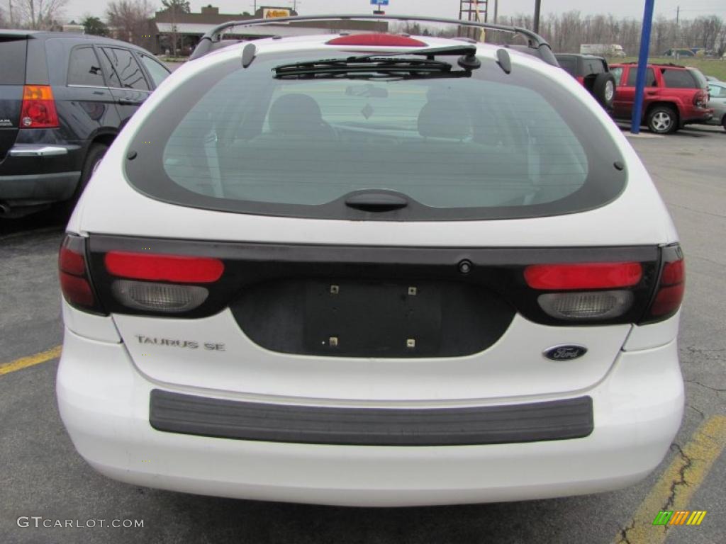 Vibrant White 2003 Ford Taurus SE Wagon Exterior Photo #48311866