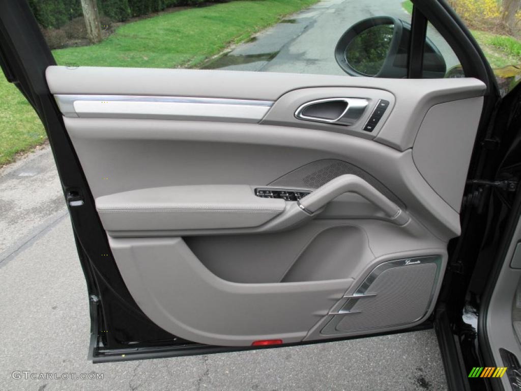 2011 Porsche Cayenne Turbo Platinum Grey Door Panel Photo #48312613