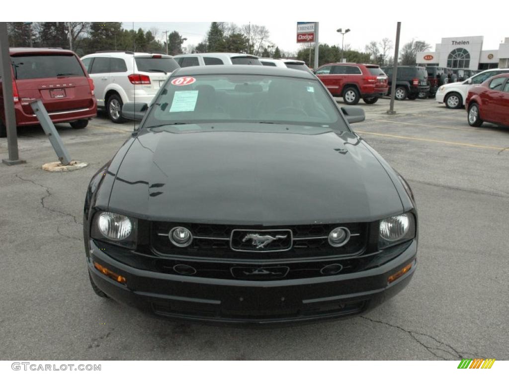 2007 Mustang V6 Premium Coupe - Black / Dark Charcoal photo #2