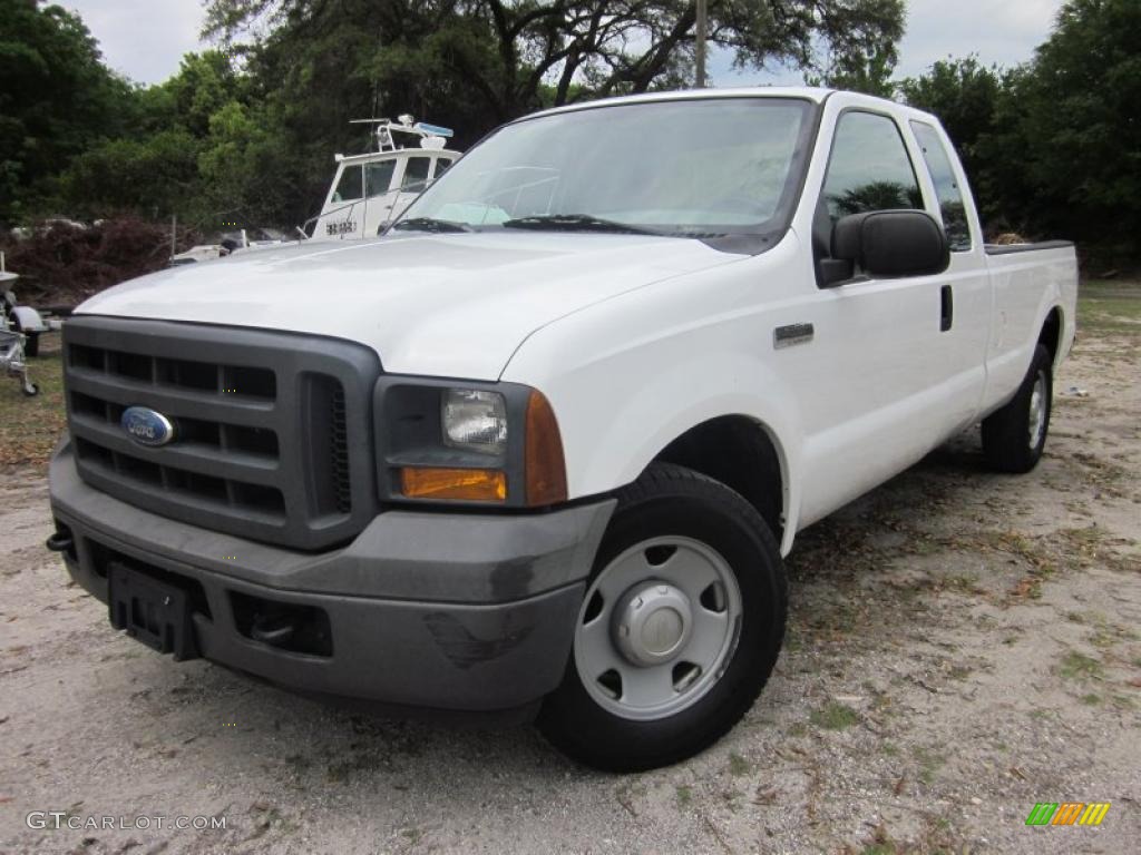 Oxford White 2005 Ford F250 Super Duty XL SuperCab Exterior Photo #48314809