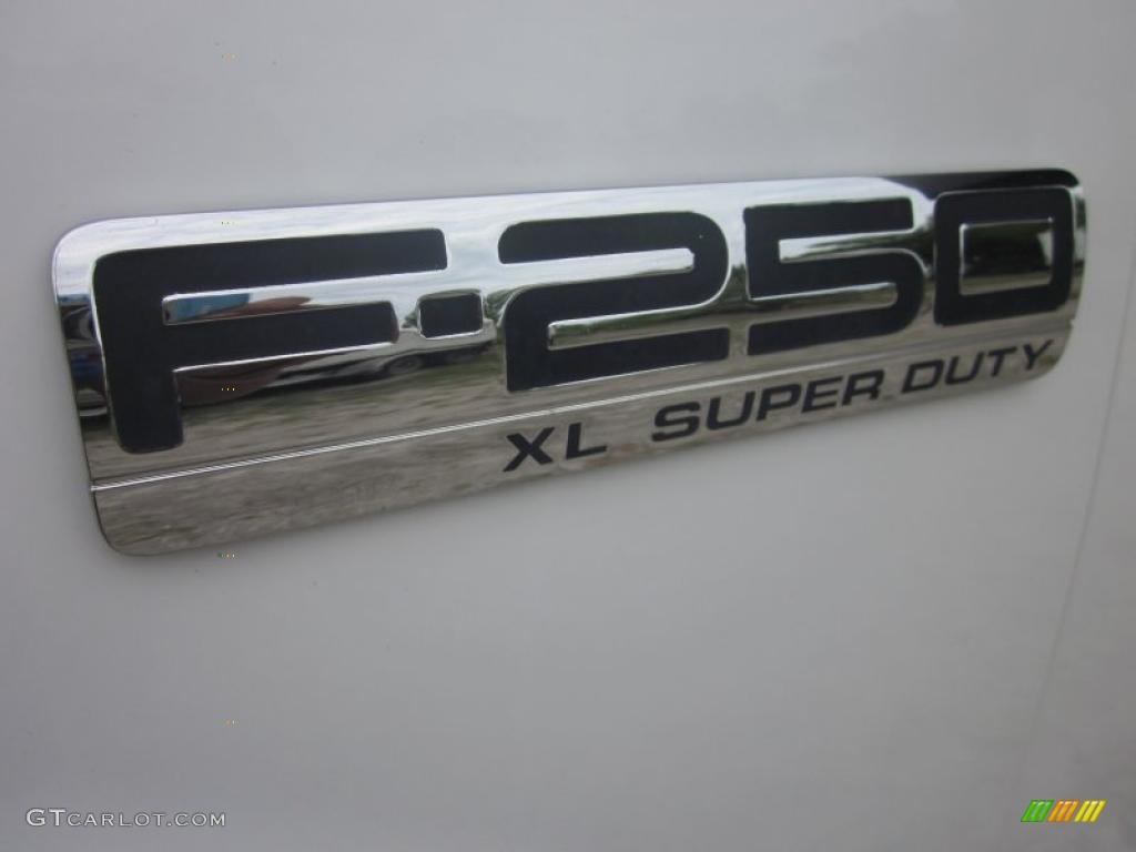 2005 Ford F250 Super Duty XL SuperCab Marks and Logos Photo #48315052