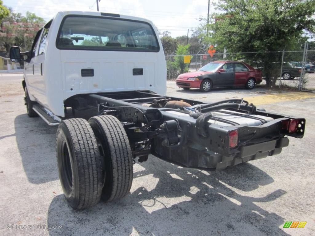 2002 F350 Super Duty XL SuperCab 4x4 Chassis - Oxford White / Medium Parchment photo #7