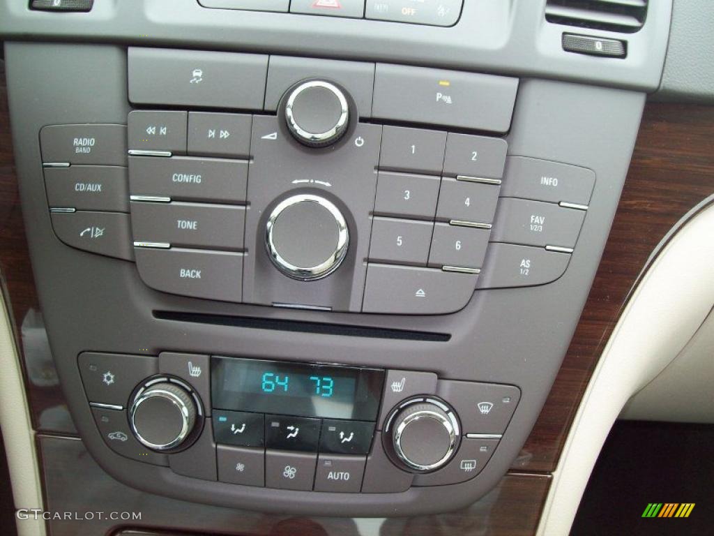 2011 Buick Regal CXL Turbo Controls Photo #48319250