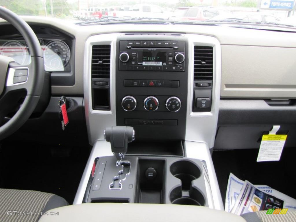 2011 Ram 1500 SLT Crew Cab - Brilliant Black Crystal Pearl / Dark Slate Gray/Medium Graystone photo #14