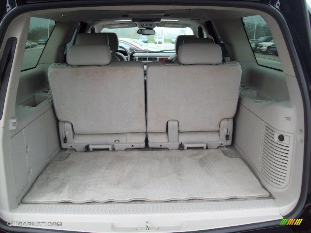 2009 Chevrolet Suburban LTZ 4x4 Trunk Photo #48320351