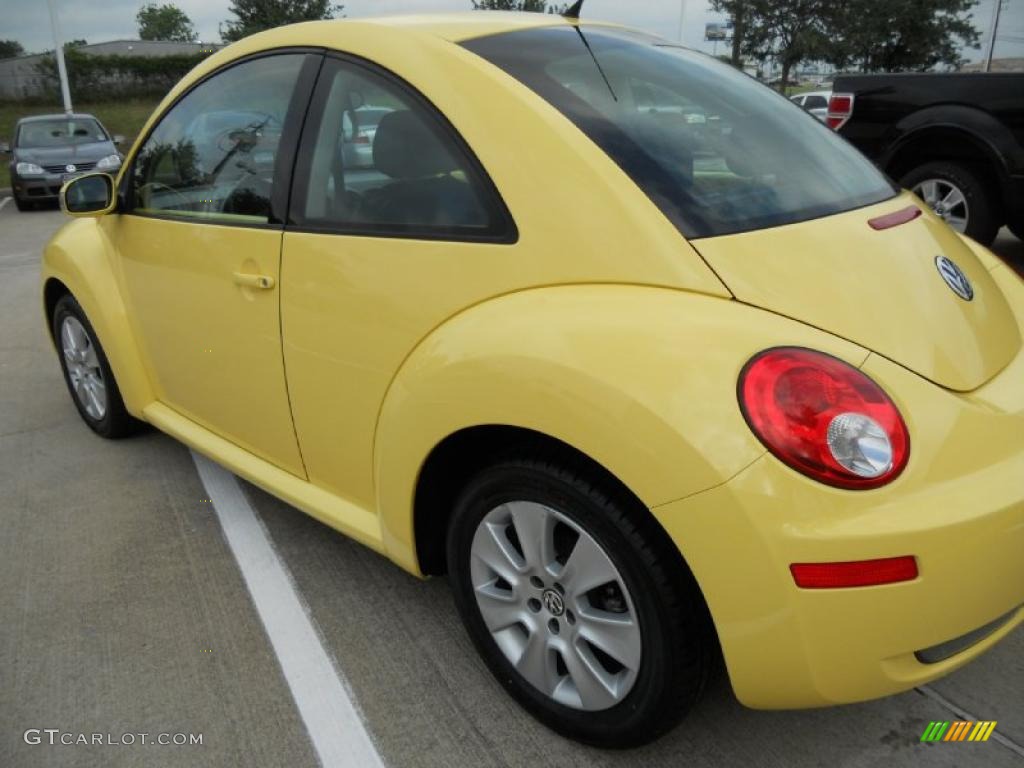 2009 New Beetle 2.5 Coupe - Sunflower Yellow / Black photo #5