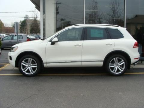 2011 Volkswagen Touareg VR6 FSI Executive 4XMotion Data, Info and Specs