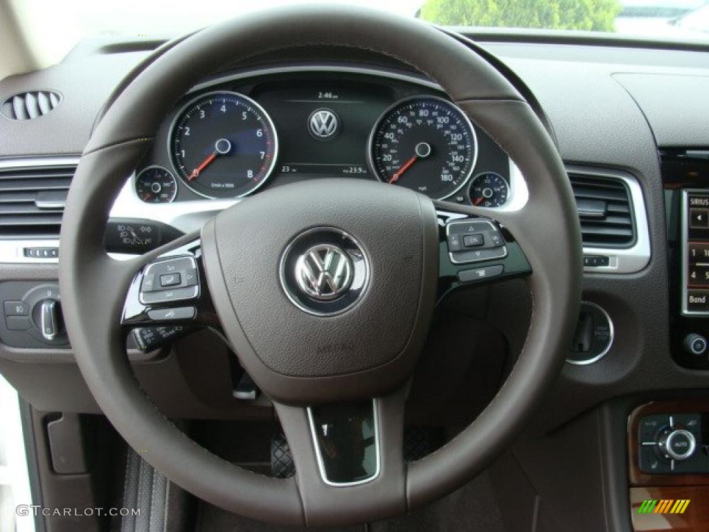 2011 Volkswagen Touareg VR6 FSI Executive 4XMotion Saddle Brown Steering Wheel Photo #48323276