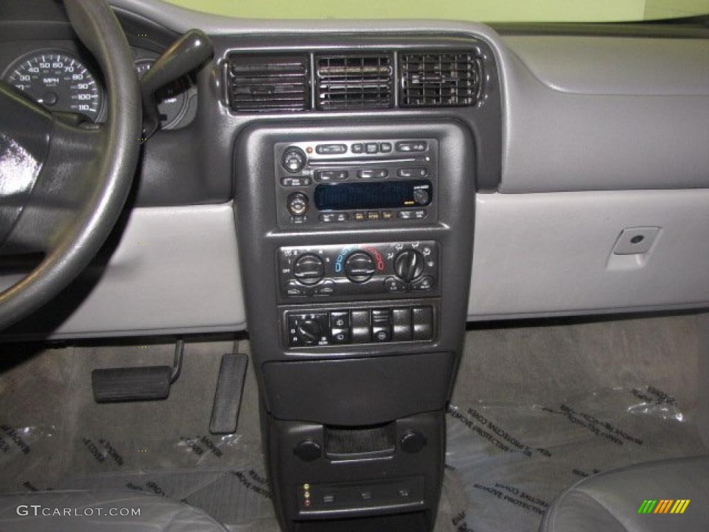 2002 Chevrolet Venture Warner Brothers Edition Controls Photos