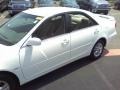 2004 Super White Toyota Camry LE  photo #20