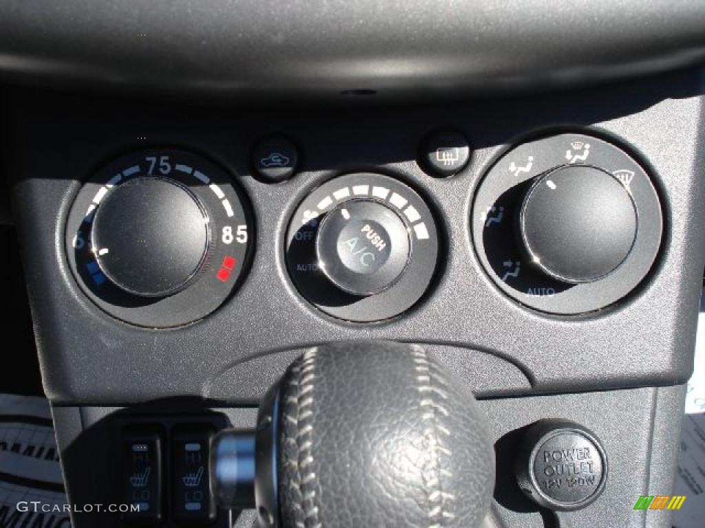 2008 Mitsubishi Eclipse Spyder GT Controls Photo #48326633