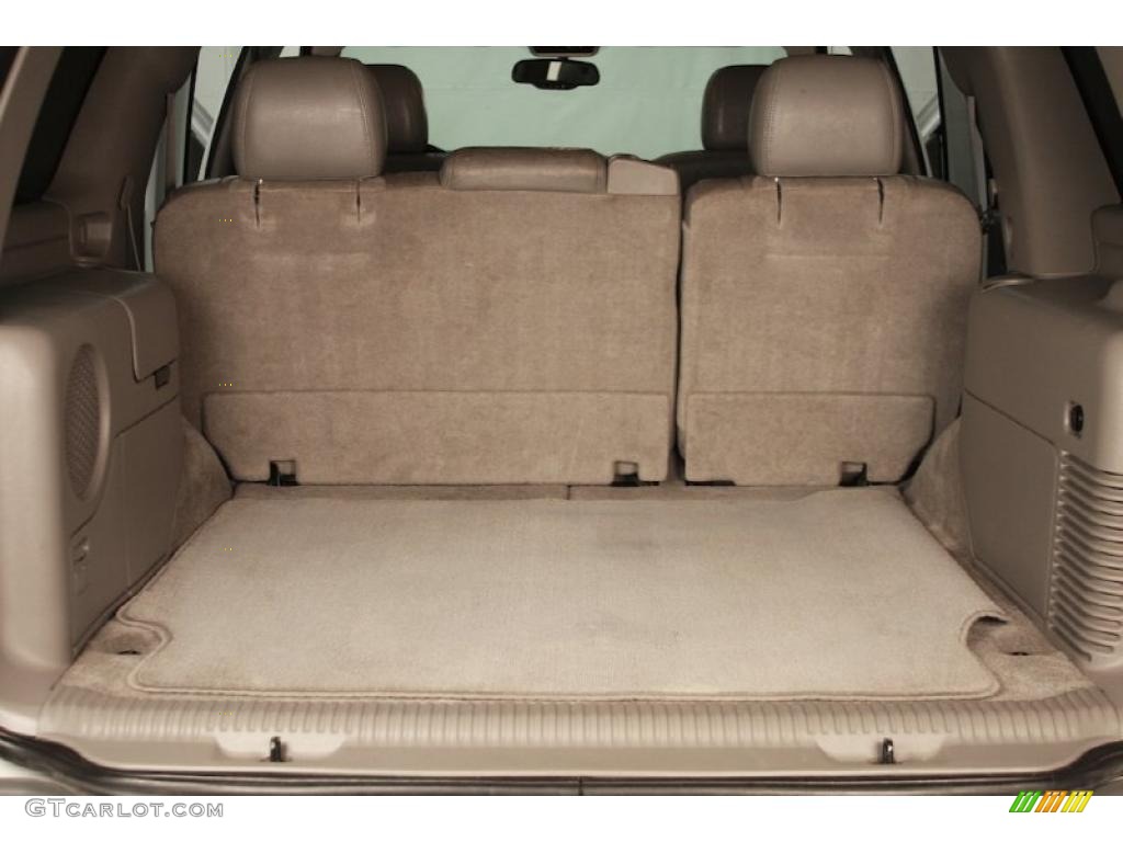 2004 Tahoe Z71 4x4 - Summit White / Tan/Neutral photo #10