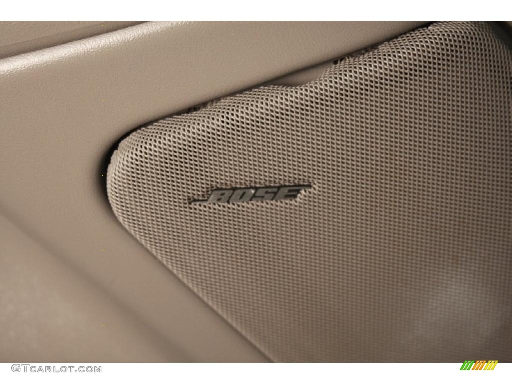 2004 Tahoe Z71 4x4 - Summit White / Tan/Neutral photo #16