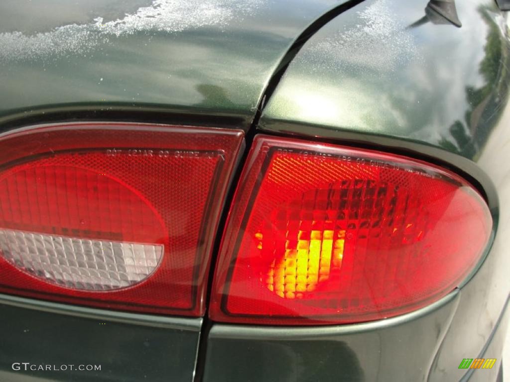 2000 Cavalier Sedan - Dark Colorado Green Metallic / Graphite photo #19