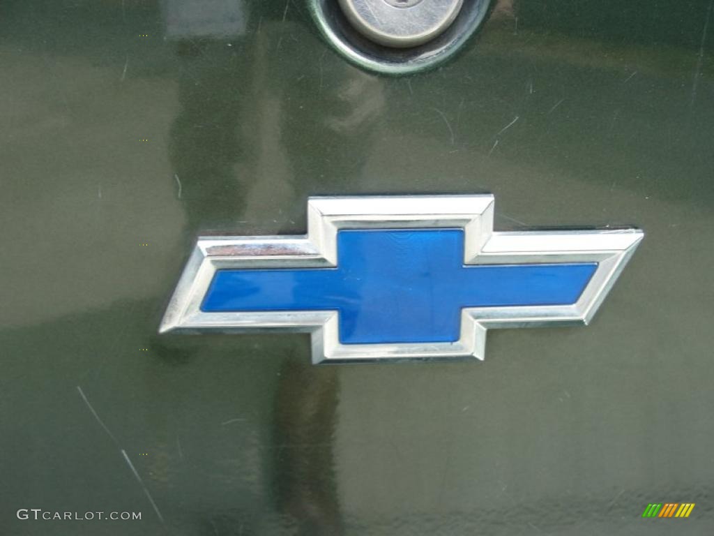 2000 Chevrolet Cavalier Sedan Marks and Logos Photos