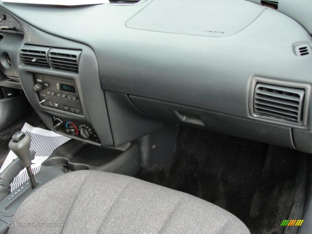 2000 Cavalier Sedan - Dark Colorado Green Metallic / Graphite photo #25