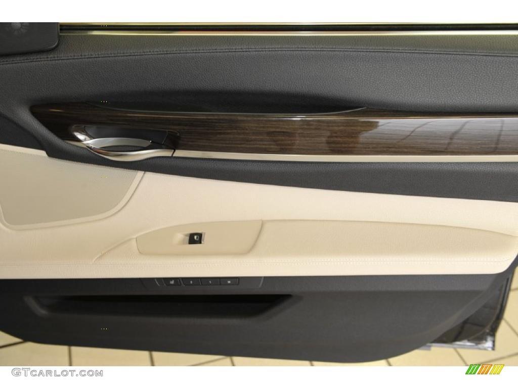 2012 BMW 7 Series 740Li Sedan Oyster/Black Door Panel Photo #48330442