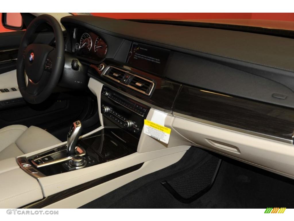 2012 BMW 7 Series 740Li Sedan Oyster/Black Dashboard Photo #48330454