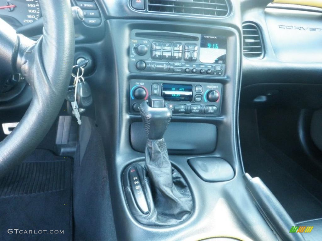 2002 Chevrolet Corvette Coupe Controls Photo #48330636
