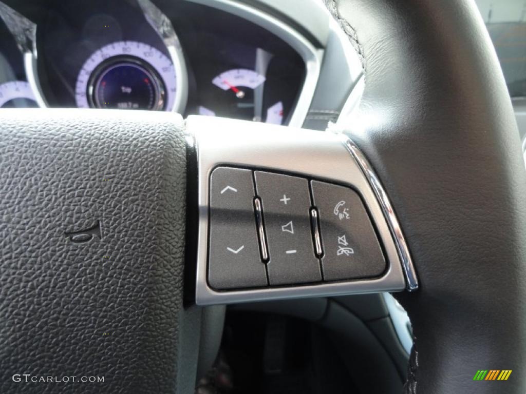 2011 Cadillac SRX 4 V6 AWD Controls Photo #48331714