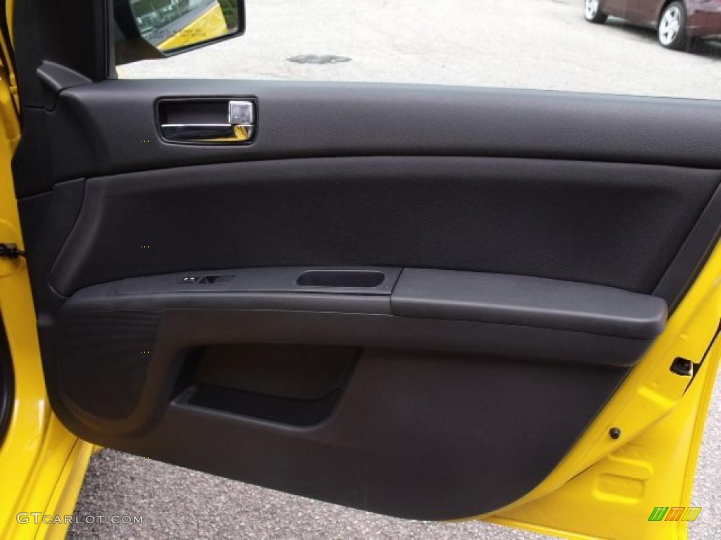 2007 Nissan Sentra SE-R Spec V SE-R Charcoal Door Panel Photo #48332077