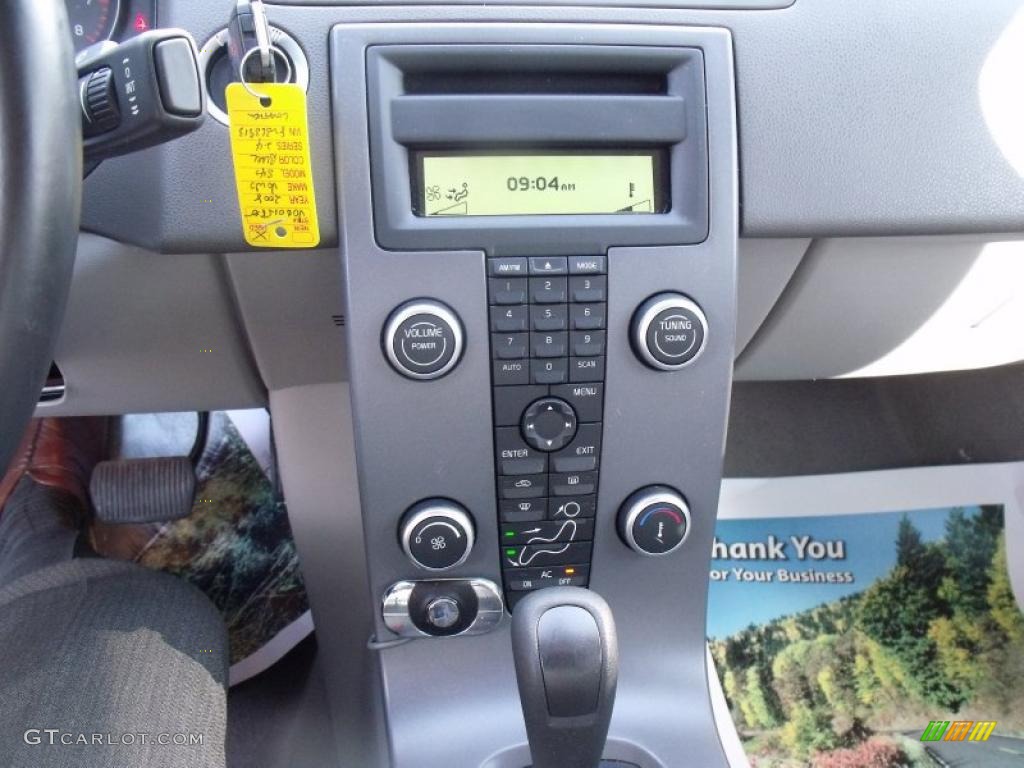 2008 Volvo S40 2.4i Controls Photo #48332635