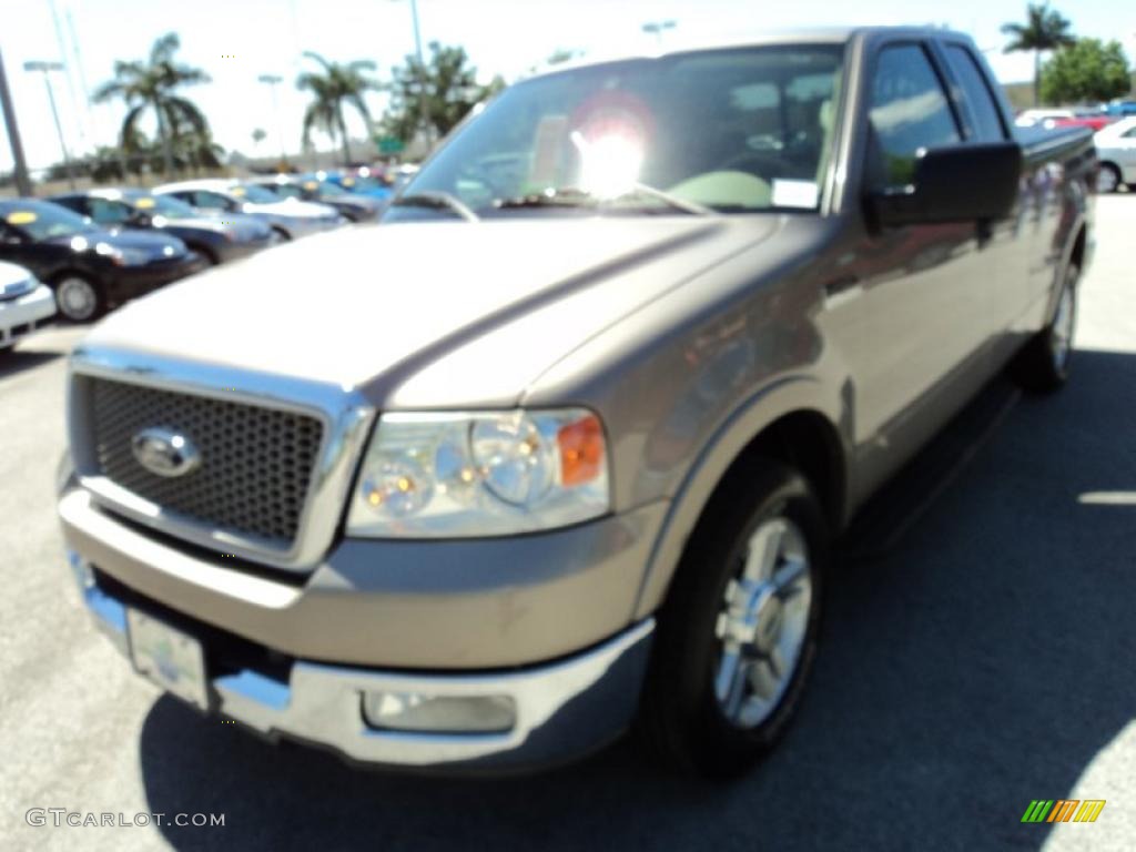 2004 F150 Lariat SuperCab - Arizona Beige Metallic / Tan photo #13