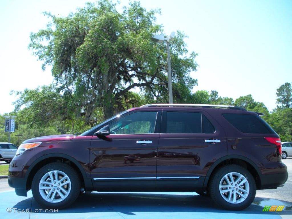 2011 Explorer XLT - Bordeaux Reserve Red Metallic / Medium Light Stone photo #2