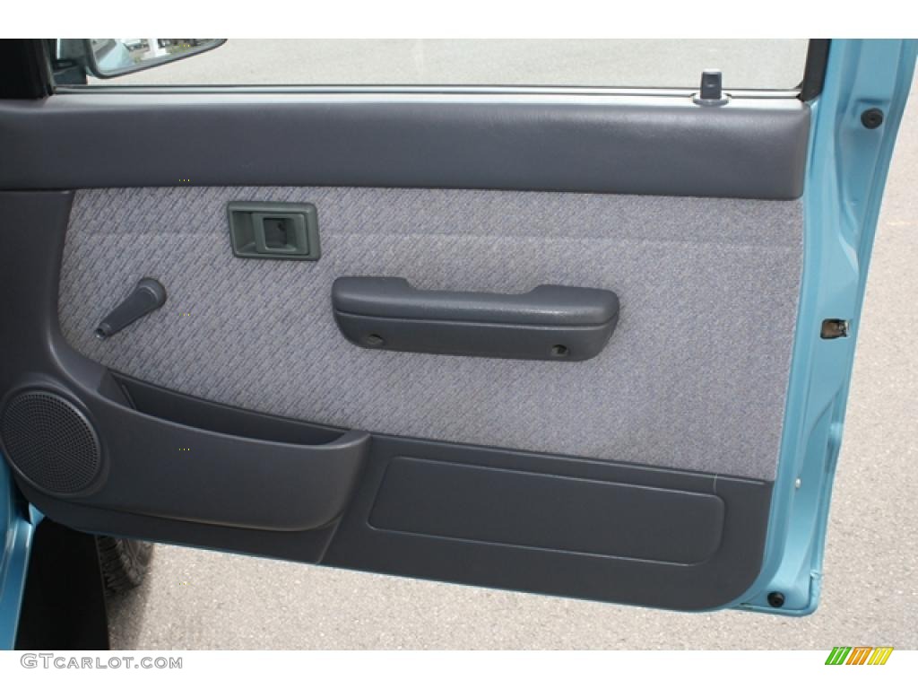 1995 Toyota Tacoma V6 Extended Cab 4x4 Gray Door Panel Photo #48336847