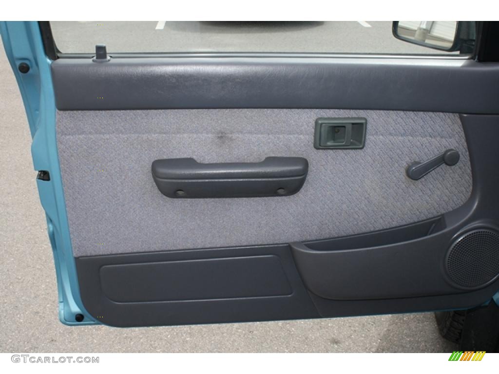 1995 Toyota Tacoma V6 Extended Cab 4x4 Gray Door Panel Photo #48336862