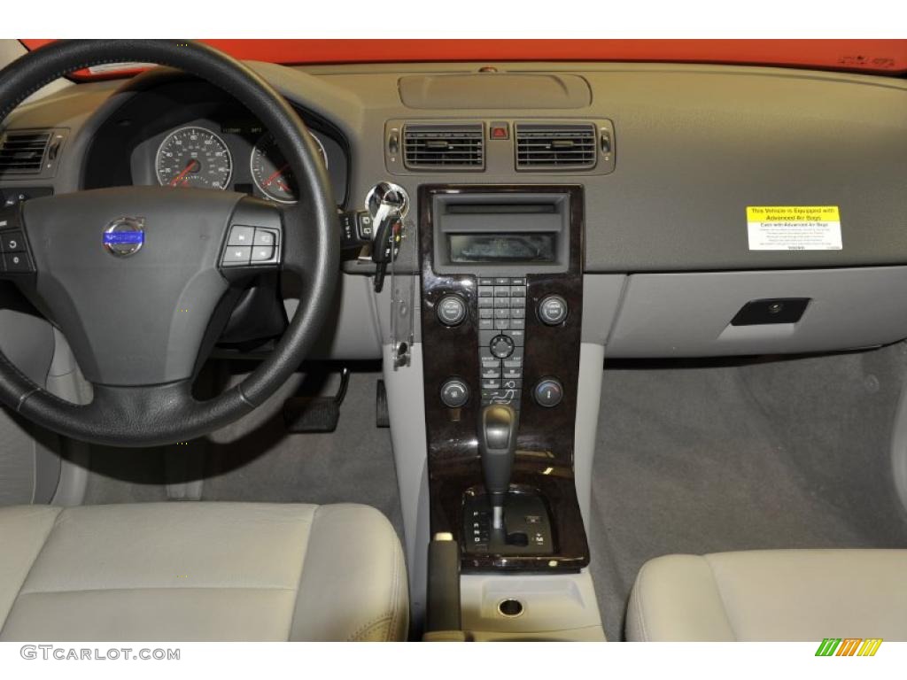 2007 Volvo V50 2.4i Dashboard Photos