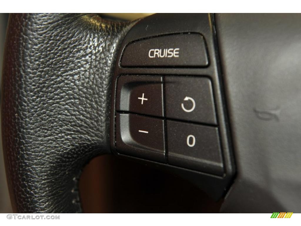 2007 Volvo V50 2.4i Controls Photo #48337363