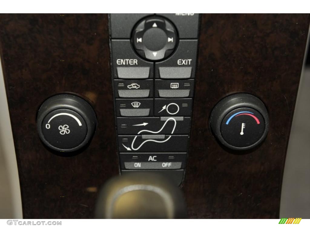2007 Volvo V50 2.4i Controls Photo #48337591