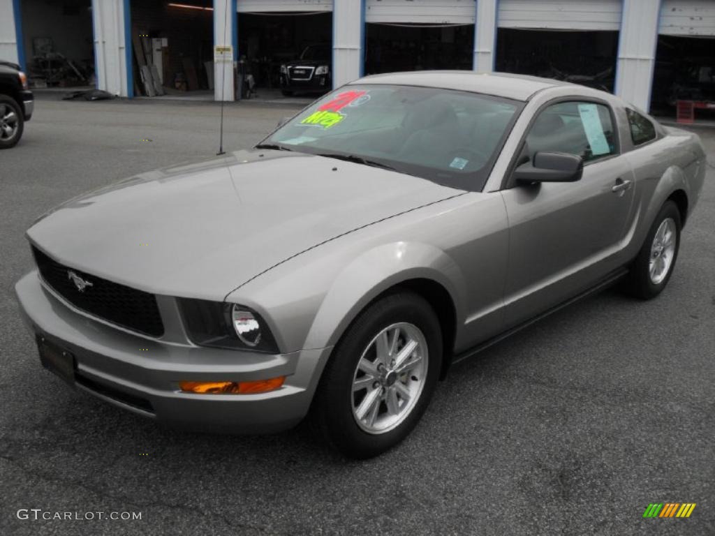 2008 Mustang V6 Deluxe Coupe - Vapor Silver Metallic / Light Graphite photo #1