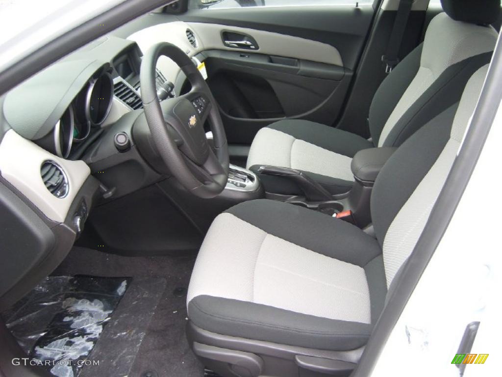 2011 Chevrolet Cruze LS interior Photo #48340042