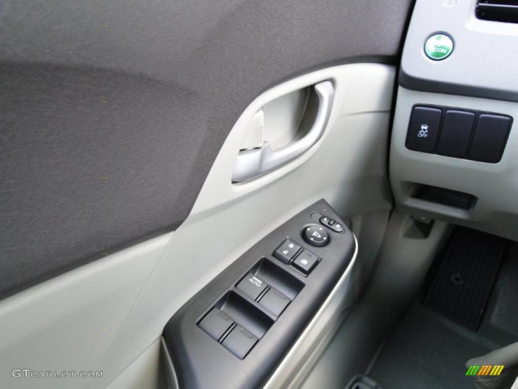 2012 Honda Civic LX Sedan Controls Photo #48340168