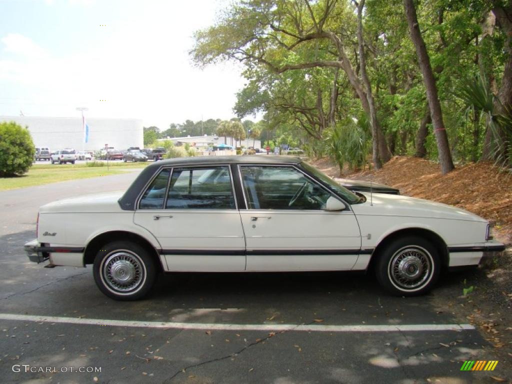 1987 Delta 88 Royal Brougham - White / Gray photo #1