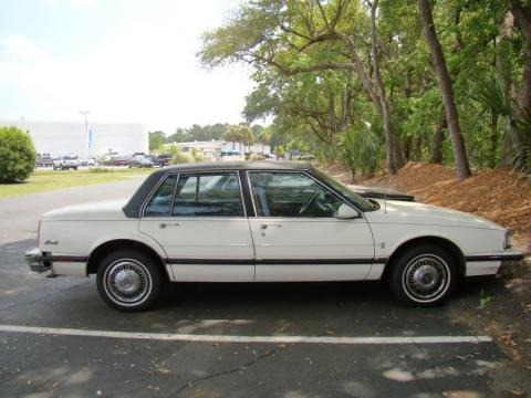 1987 Oldsmobile Delta 88 Royal Brougham Data, Info and Specs