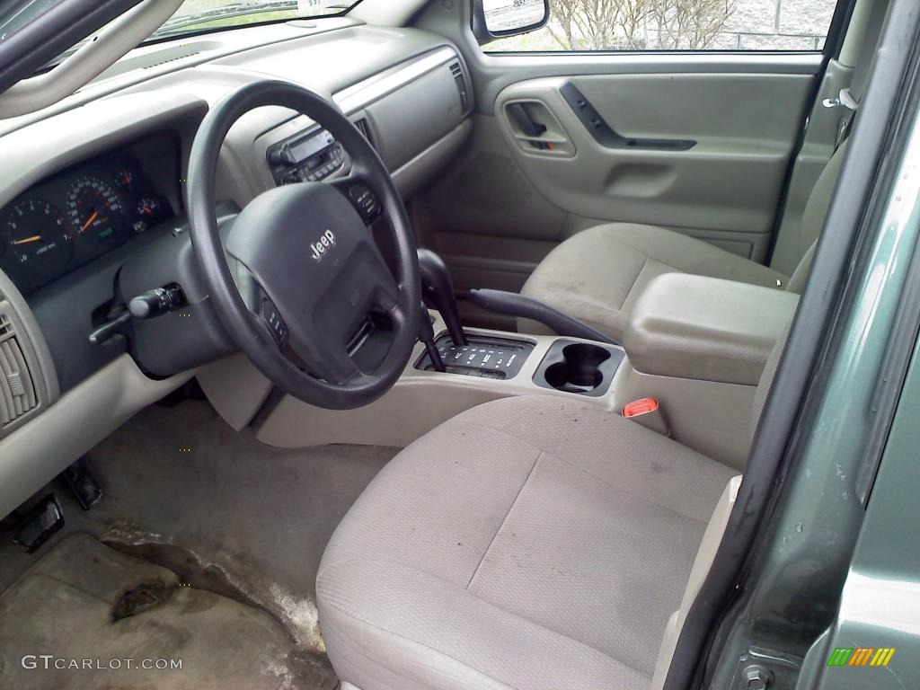 2004 Grand Cherokee Laredo 4x4 - Onyx Green Pearl / Taupe photo #7