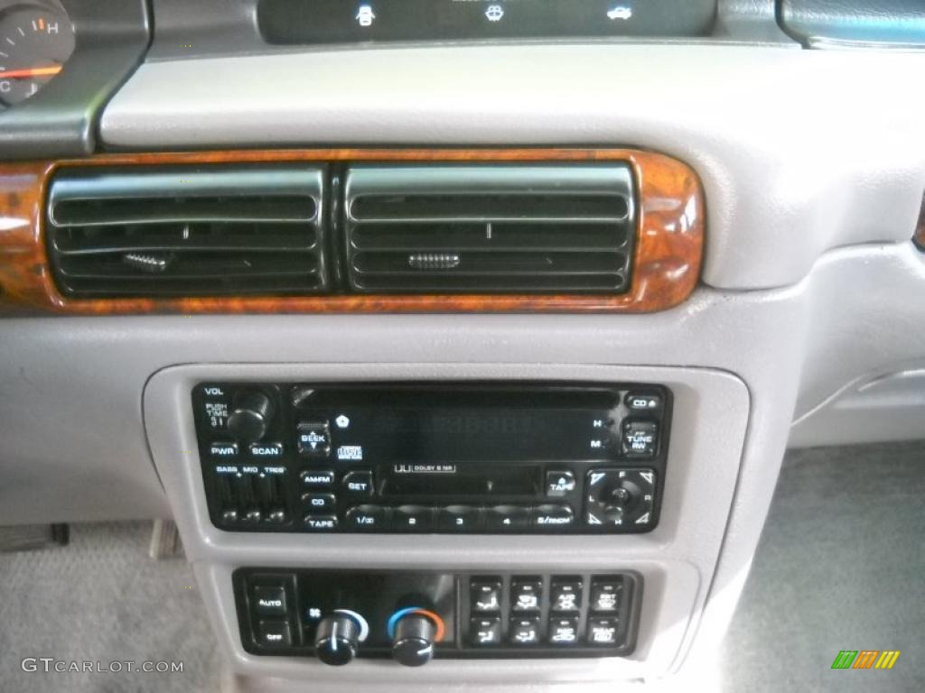 1996 Chrysler Concorde LXi Controls Photo #48343960