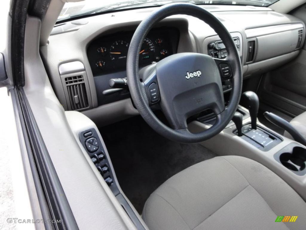 Sandstone Interior 2004 Jeep Grand Cherokee Laredo 4x4 Photo #48344488