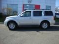 Silver Lightning - Pathfinder SE 4x4 Photo No. 2