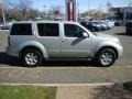 Silver Lightning - Pathfinder SE 4x4 Photo No. 9