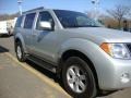 Silver Lightning - Pathfinder SE 4x4 Photo No. 10
