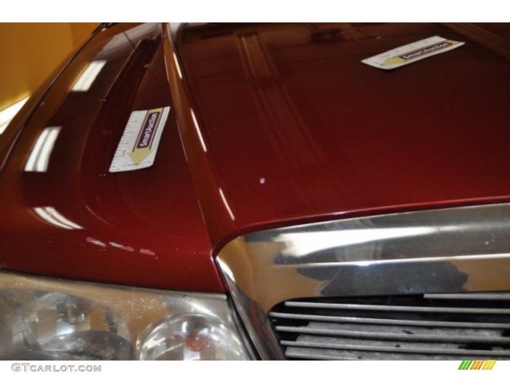 1998 Navigator 4x4 - Laser Red Metallic / Medium Graphite photo #22
