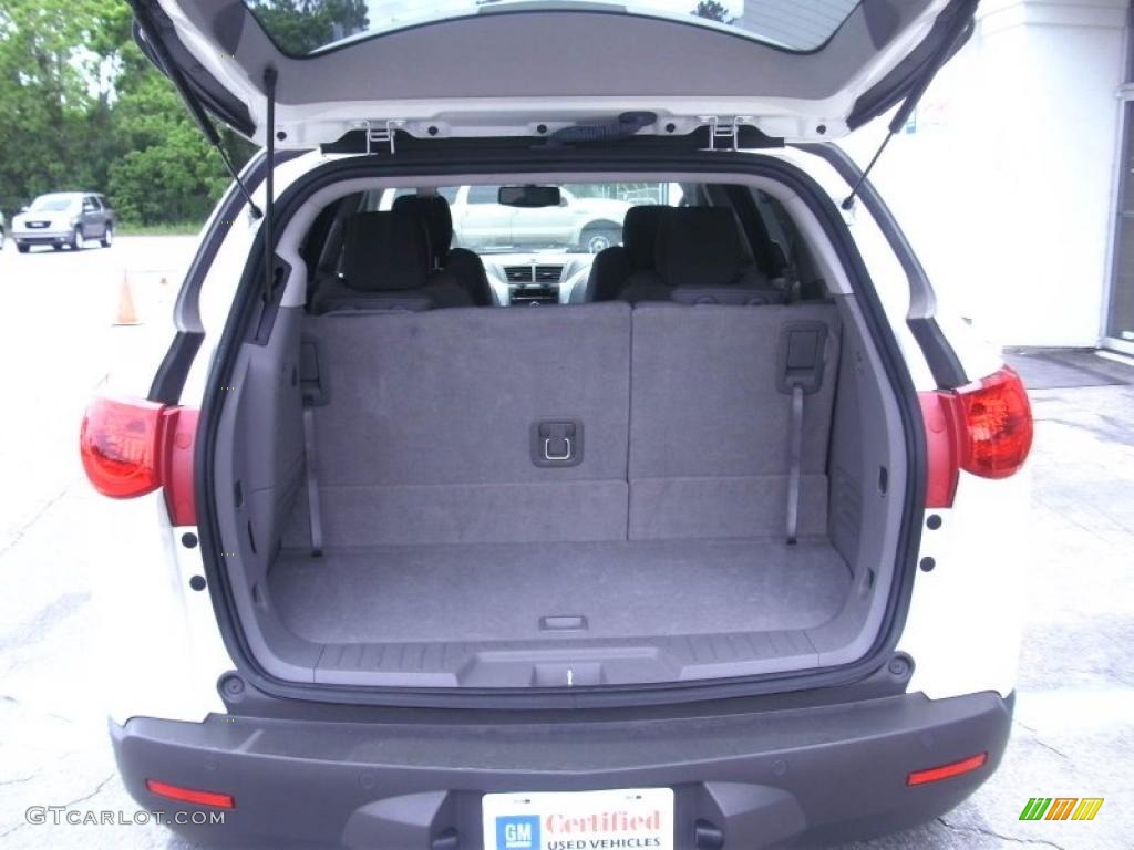 2011 Chevrolet Traverse LT AWD Trunk Photo #48349639