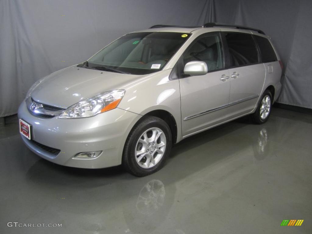 2006 Sienna Limited AWD - Silver Shadow Pearl / Taupe photo #1