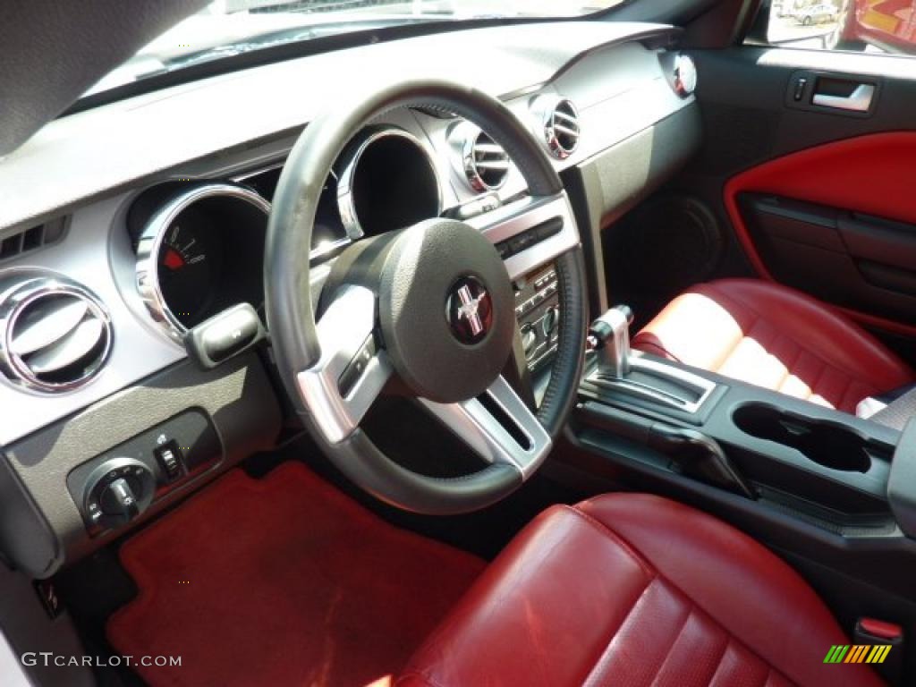 2006 Mustang GT Premium Coupe - Performance White / Red/Dark Charcoal photo #12